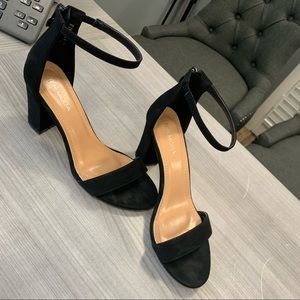 Gently used- size 8. Great shape.